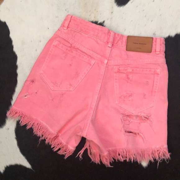 Zara bright pink distressed high rise denim shorts - Picture 6 of 12